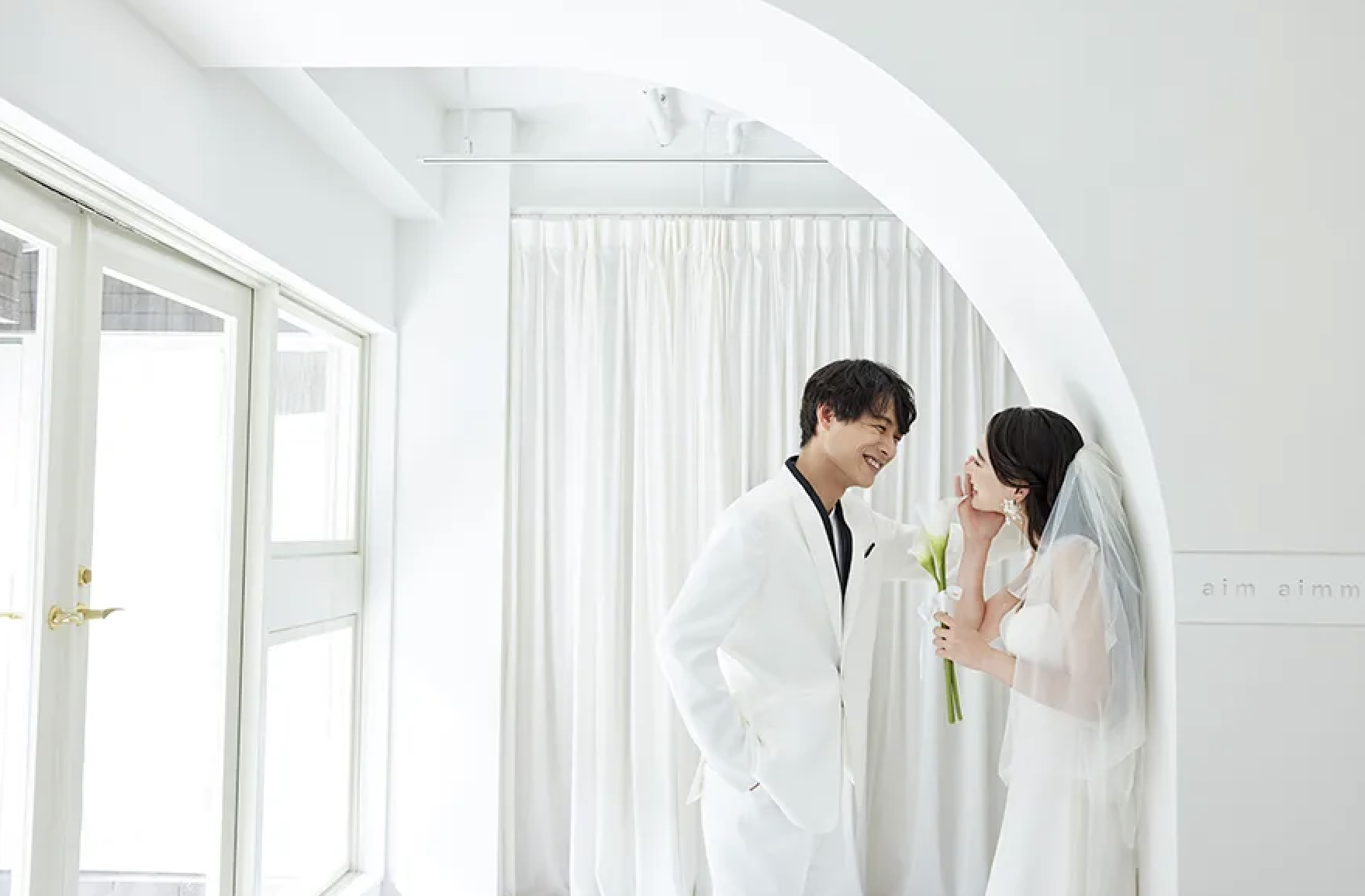 東京のスタジオでフォトウェディング