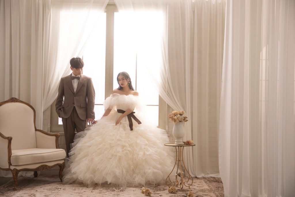スタジオ、フォトスタジオ、結婚、写真、撮影、前撮り、札幌、北海道、ウエディングドレス、カラードレス、和装、色打掛、レース打掛、オリジナル、ファッション、ファッションウィーク、バンクーバー、VFW、カウンセリング、ヘアメイク、おしゃれ、トレンド、ソロウェディング、ソロ、お得、キャンペーン、コーディネート、ヘアメイク、ヘア、メイク、駅近、アクセス、立地、地下直結、コスパ、安い